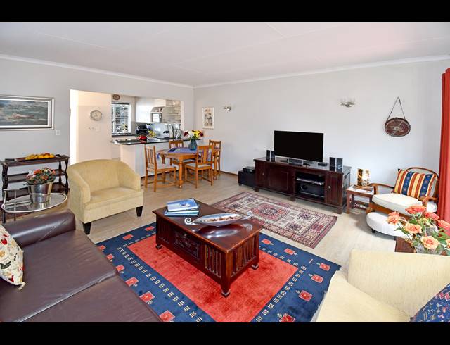 2 BEDROOM TOWNHOUSE FOR SALE IN KELLAND